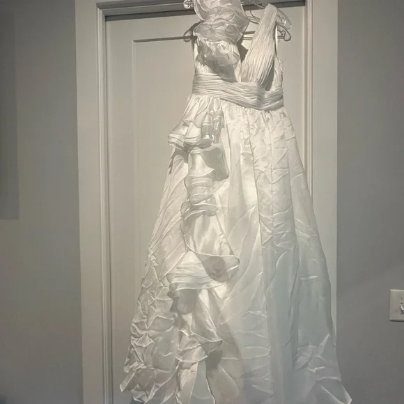 Mac Duggal Elegant Cream Dress - Picture 4 of 5